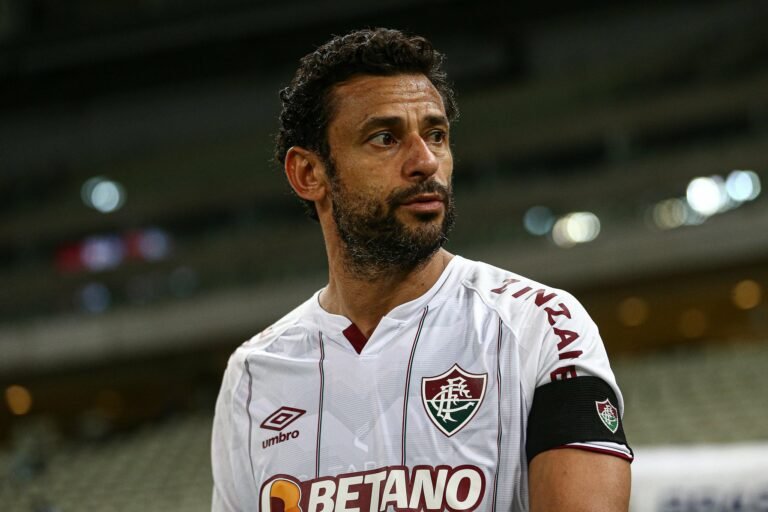 Fred supera Romário e se isola como 2º maior artilheiro da história do Brasileiro