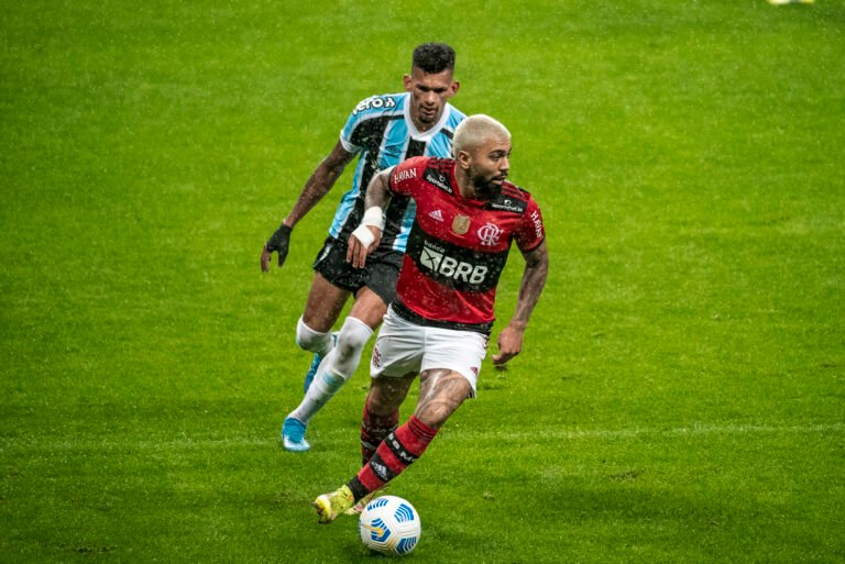 Grêmio não vai entrar em campo contra o Flamengo se tiver torcida no estádio, diz diretor