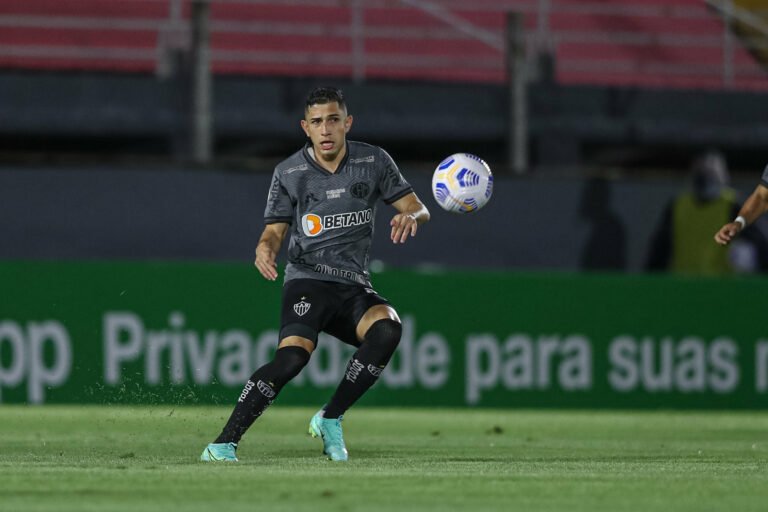 Atlético Mineiro confirma e detalha lesão de Jefferson Savarino
