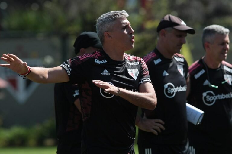 Em caso de eliminação, São Paulo garante que Crespo não será demitido