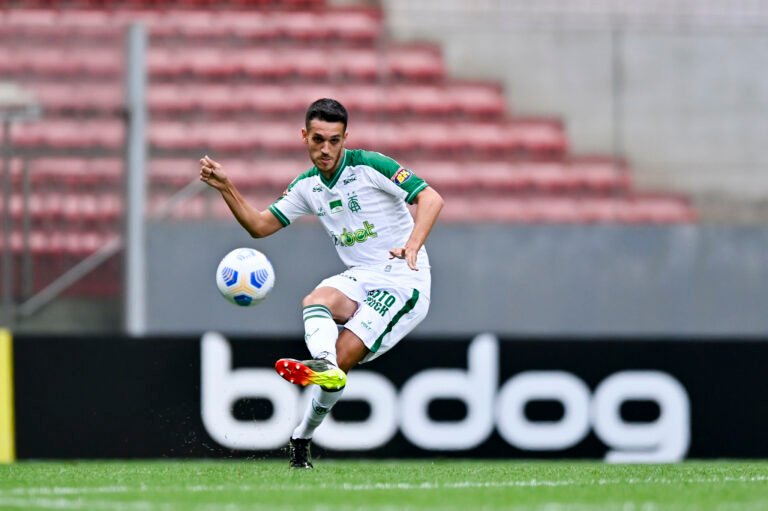 Emprestado ao América-MG, Lucas Kal se destaca e pode ser utilizado no São Paulo