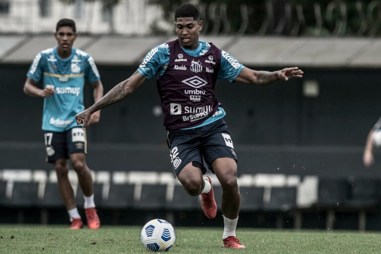 Com várias mudanças e Raniel no ataque, Santos busca vaga na semifinal da Copa do Brasil