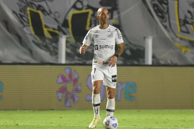 Tardelli detalha a ação dos ‘torcedores’ nos atos de vandalismo