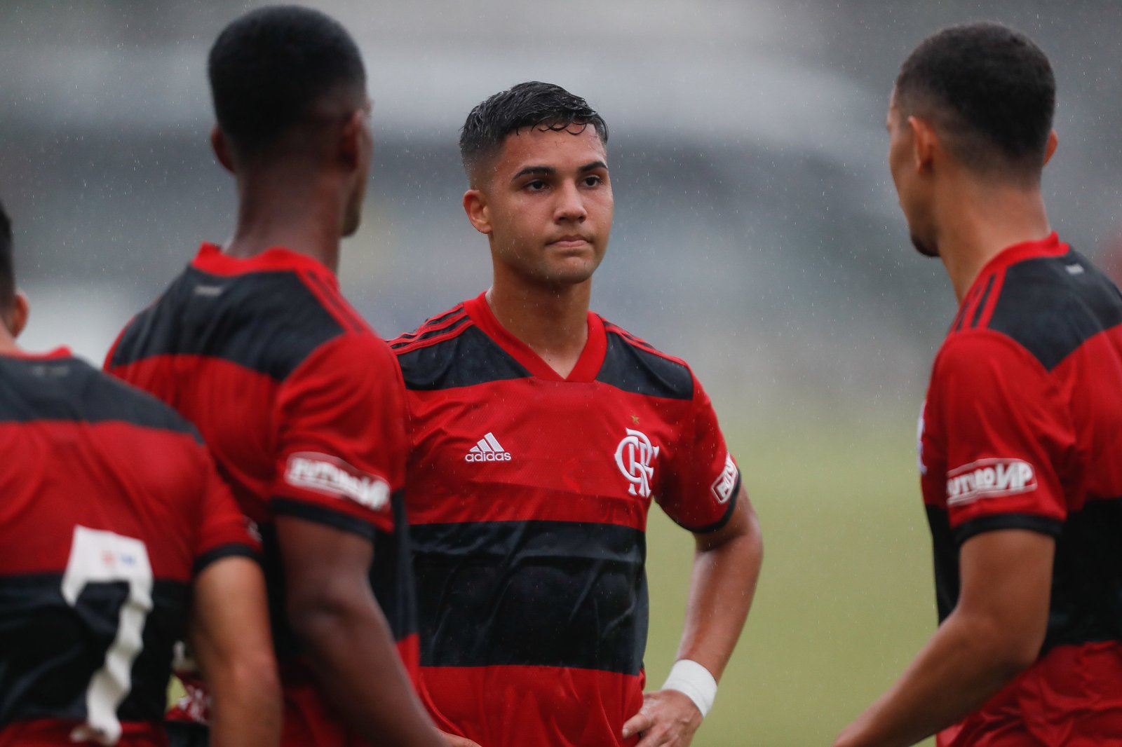 Flamengo recusou negociar destaque do sub-20 com Cuiabá; Max era o plano B
