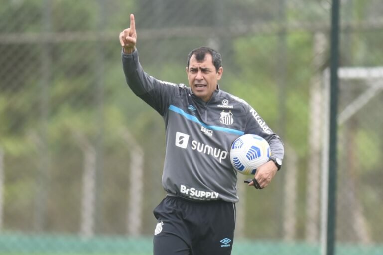 Santos encerra preparação para enfrentar o Ceará; veja a provável escalação