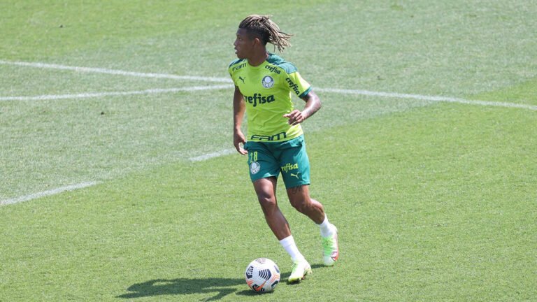 Com Danilo de volta aos treinos, Palmeiras inicia preparação para a Libertadores