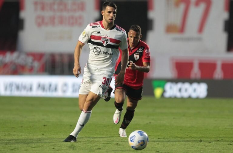 São Paulo tem cautela com Calleri para evitar lesões
