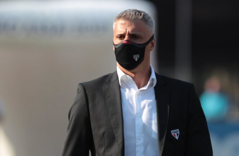 Crespo amplia opções, mas ainda não tem esquema consolidado no São Paulo