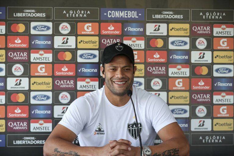 Hulk descarta favoritismo do Atlético contra o Palmeiras e rebate técnico palmeirense