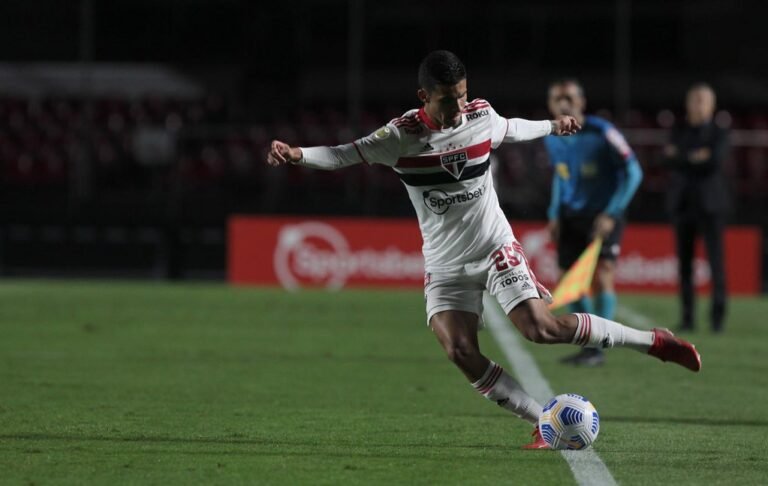 Nestor lamenta empate do São Paulo no Morumbi: “Faltou tranquilidade”