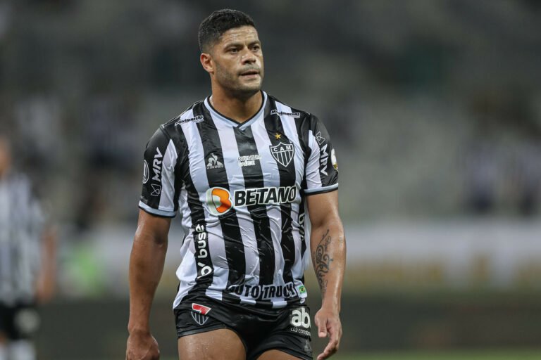 Hulk se pronuncia nas redes sociais após eliminação na Libertadores