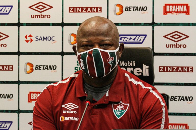 Marcão comenta invencibilidade atingida: “Honrado de escrever mais uma página aqui”