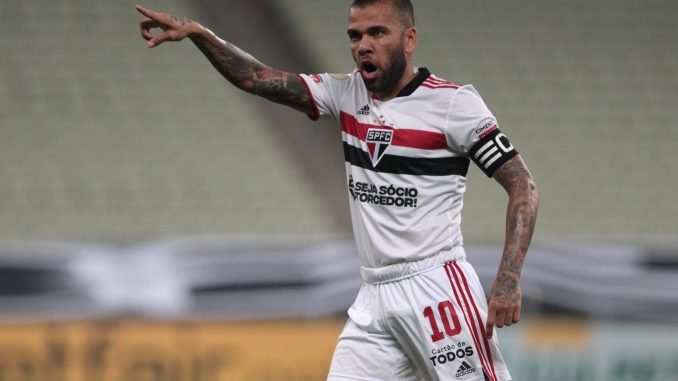 Após fazer uma proposta, Fluminense recebe uma contraproposta de Daniel Alves