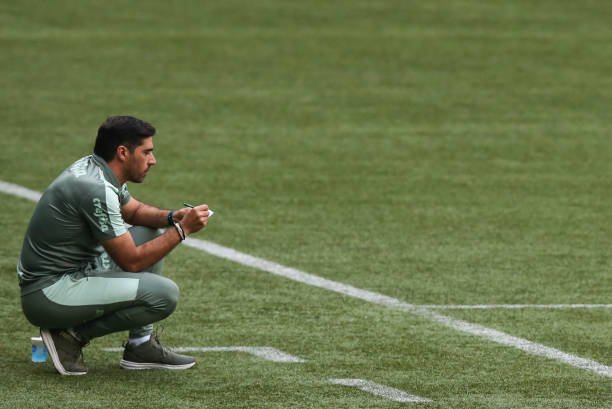 Abel Ferreira deve mudar escalação do Palmeiras em razão da Libertadores