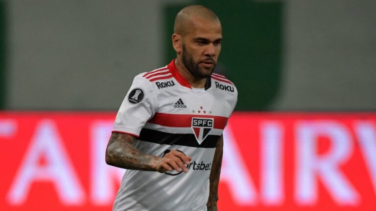 Fluminense segue confiante na contratação de Daniel Alves; entenda
