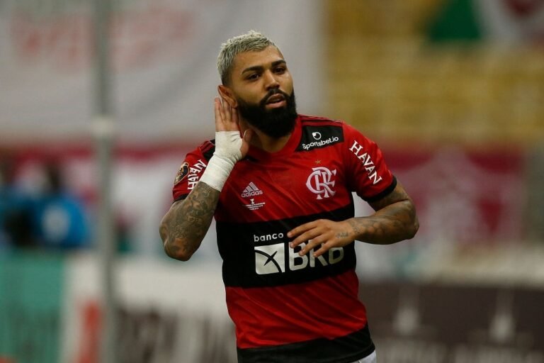 Enfermeiro do Flamengo revela que faixa na mão de Gabigol virou superstição