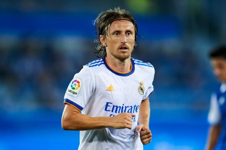Manchester City prepara plano de carreira para tirar Modric do Real Madrid