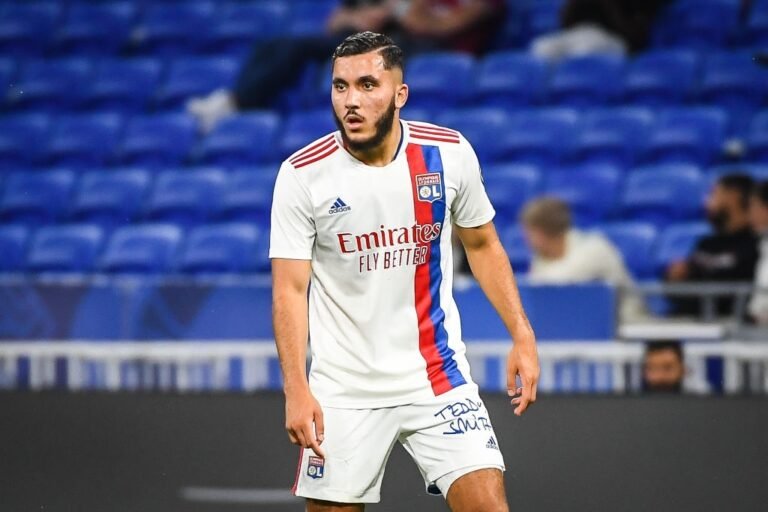 Real Madrid quer repetir ‘fórmula Benzema’ e busca atacante do Lyon