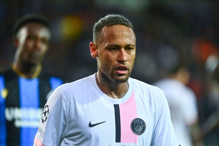 Jornal francês detona atuação de Neymar em empate do PSG na Champions League