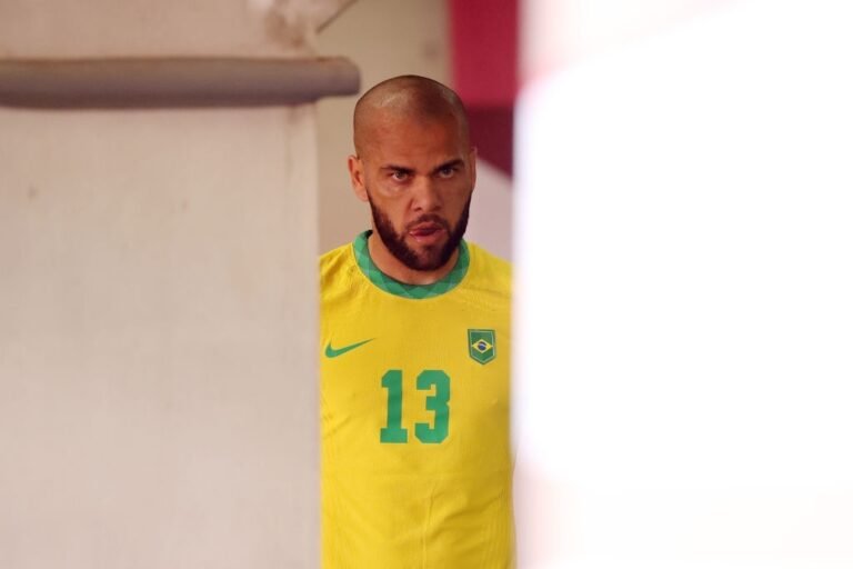 Flamengo faz ‘recuo estratégico’ em negociação por Daniel Alves