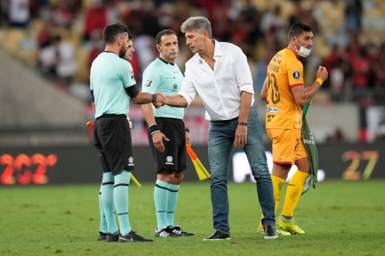 Renato Gaúcho iguala Uribe como técnico com mais vitórias na história da Libertadores