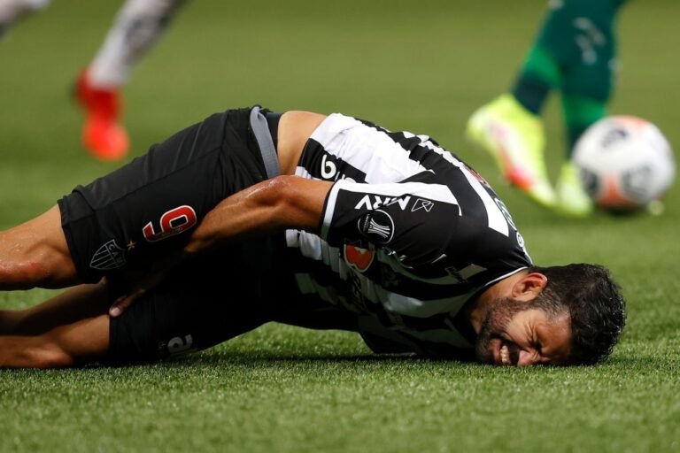 Lesão de Diego Costa não é simples; atacante deve desfalcar Atlético contra o Palmeiras