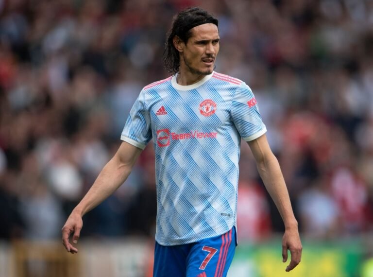 Barcelona estuda fazer proposta por Cavani em janeiro, diz jornal