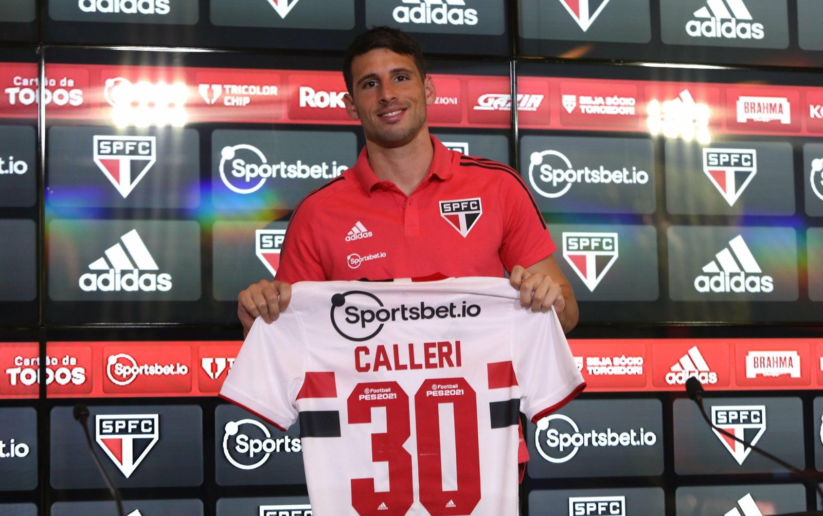 Calleri é oficialmente apresentado no São Paulo: “Muito feliz por voltar”​