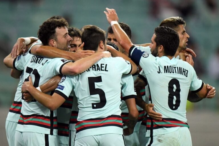 Portugal vence Azerbaijão e lidera o Grupo A das eliminatórias europeias