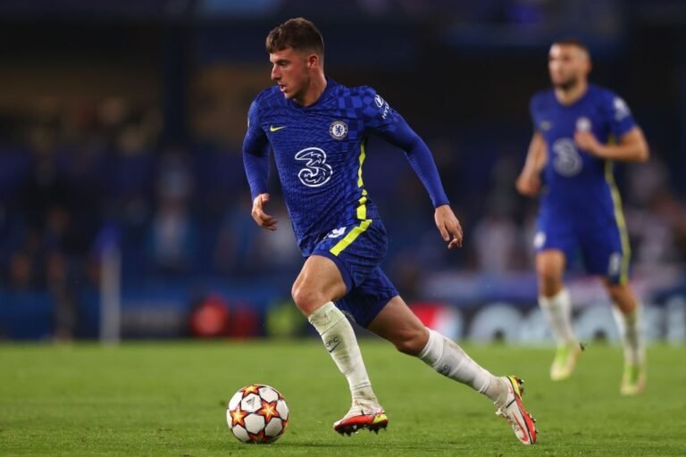 Chelsea planeja iniciar conversas para renovar com Mason Mount