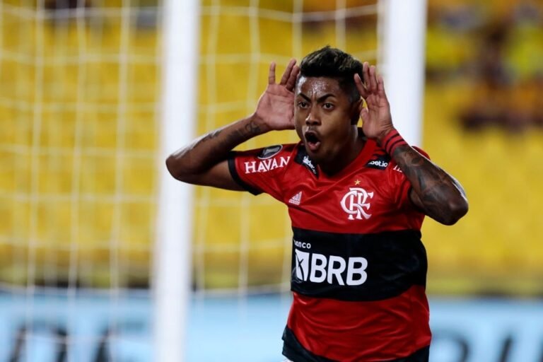 Bruno Henrique fica próximo de igualar número de gols de Zico na Libertadores