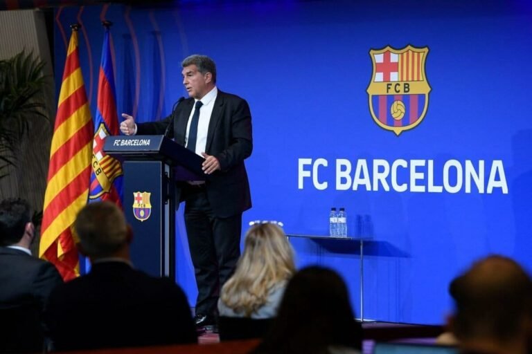 Barcelona planeja renovar com quatro peças