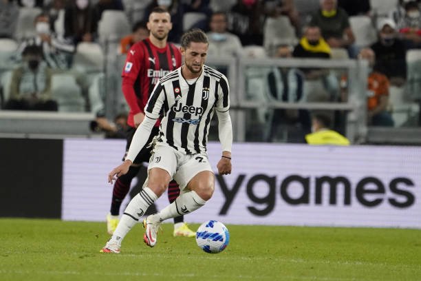 Juventus em alerta: empate com Milan deixa equipe na zona de rebaixamento