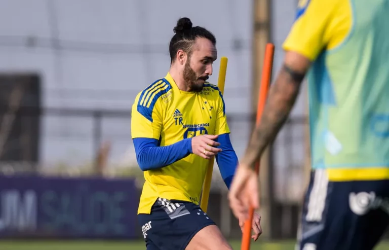 Recuperado de lesão, atacante do Cruzeiro está ansioso para voltar a jogar