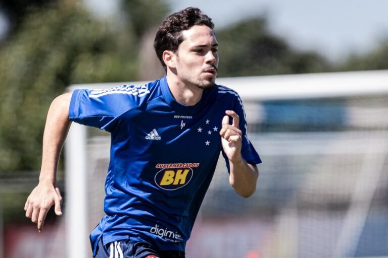 Justiça cobra do Cruzeiro R$ 133 mil por intermediação em renovação de meia