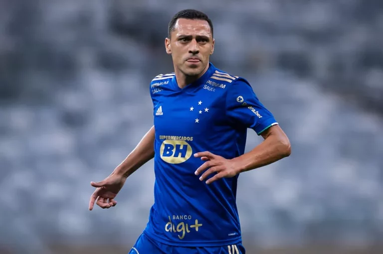 Para volante do Cruzeiro presença de torcida garante apoio na busca por vitórias