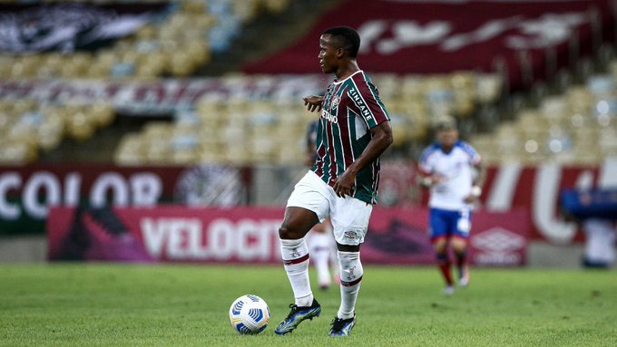 Jhon Arias desfalca o Fluminense para a partida contra a Chapecoense