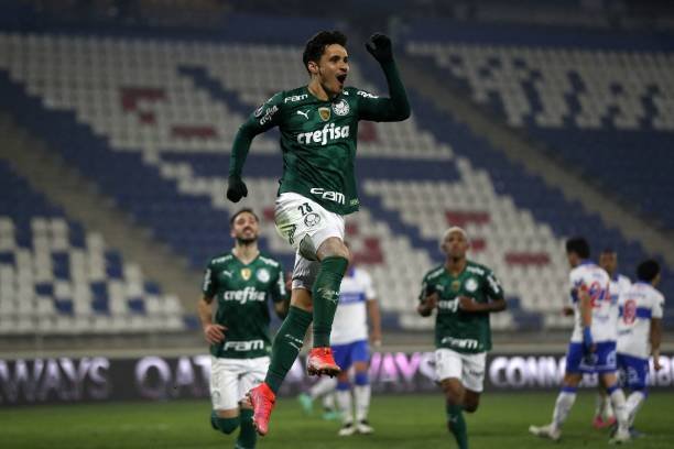 Raphael Veiga sonha com vaga na Seleção Brasileira e avalia atual momento no Palmeiras