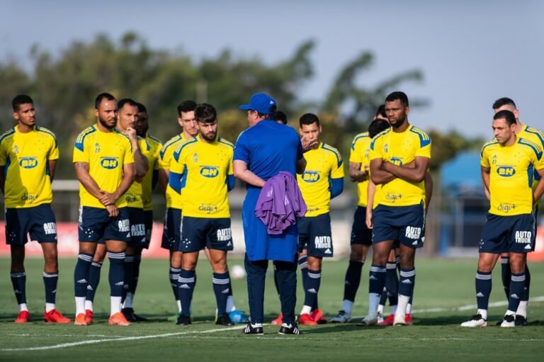 Cruzeiro tem 22 jogadores relacionados para encarar CSA