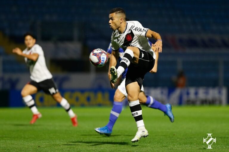 Além de pontuação, erros também deixam Vasco longe do acesso à Série A