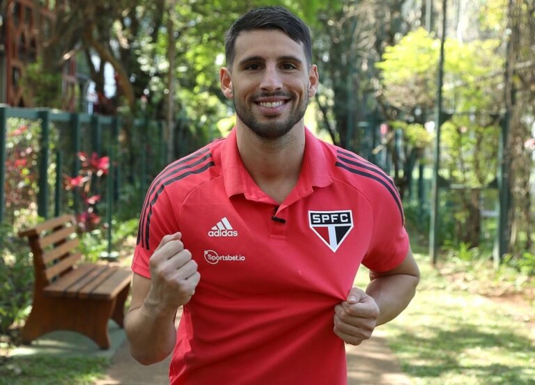 São Paulo começa a semana com expectativa de reestreia de Calleri