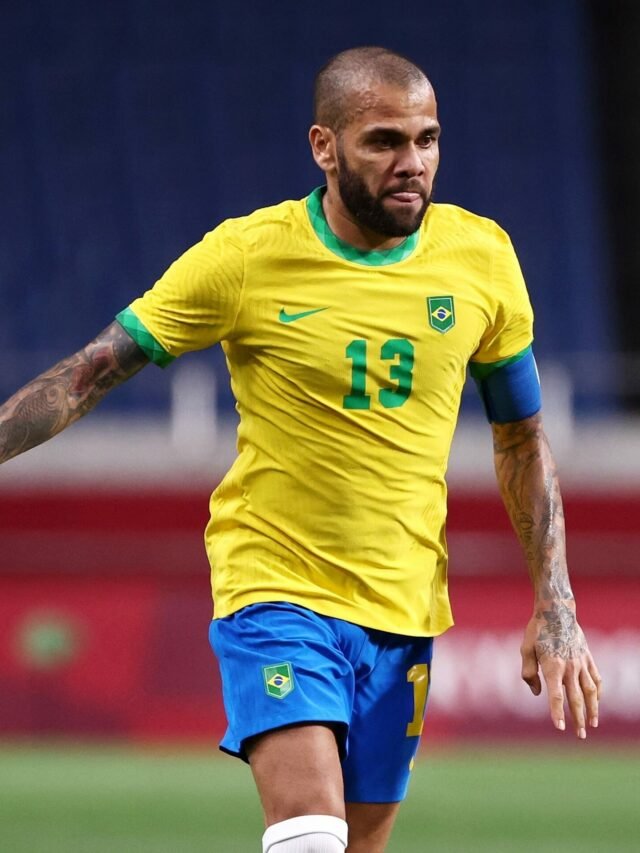 cropped-daniel-alves-durante-partida-da-selecao-brasileira-contra-o-egito-pelas-olimpiadas-1627740942570_v2_4x3-scaled-1.jpg
