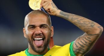 Após recusar o Fluminense, Daniel Alves escolhe ficar sem clube até dezembro