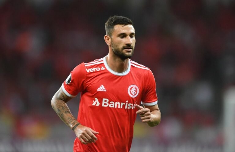 Inter recusa proposta de clube turco por Boschilia