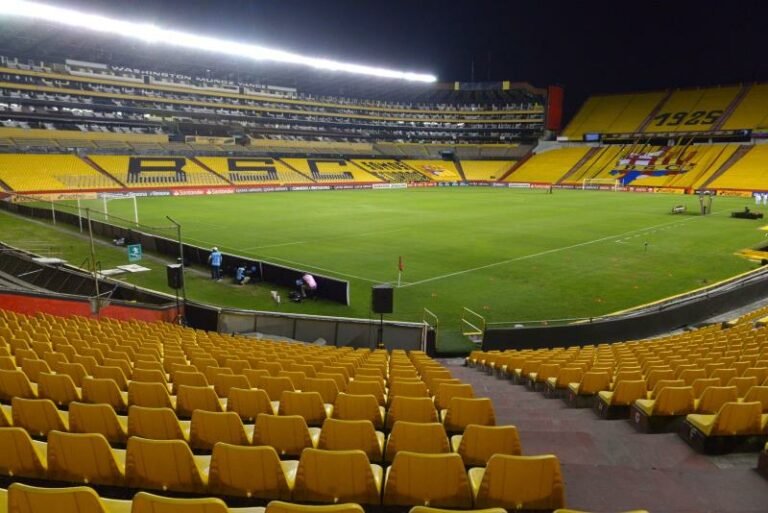 Adversário do Flamengo na Libertadores, Barcelona solicita liberação de 30% de capacidade para ter torcida