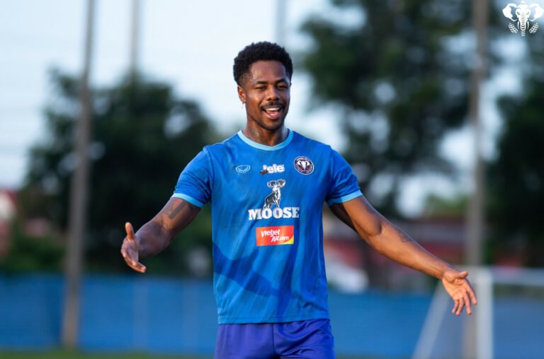 Evson espera passar dos cinquenta jogos na Tailândia