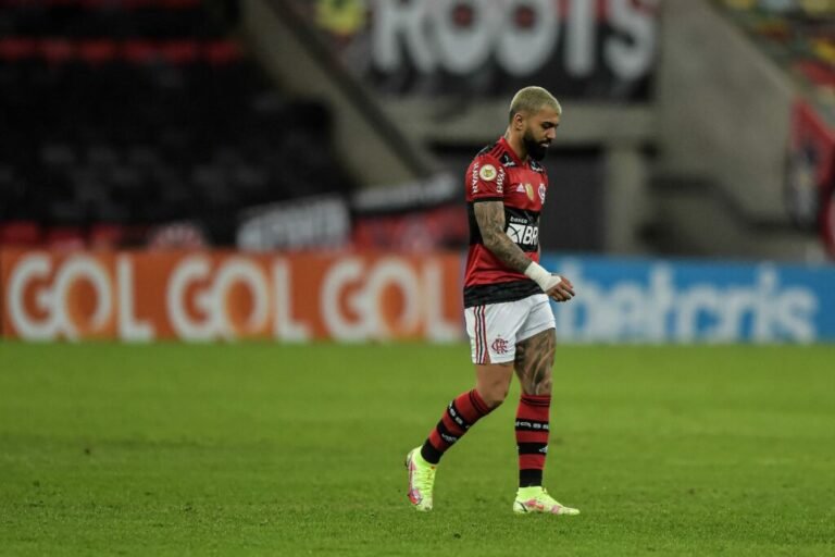Gabigol é denunciado por expulsão contra o Inter e pode desfalcar Flamengo em até seis jogos