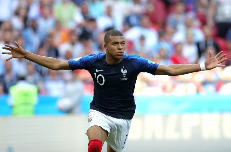 Kylian Mbappé aumenta sua classificação e se torna um dos jogadores mais valiosos do FIFA 22