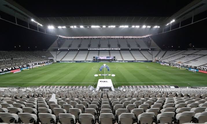 Dirigente do Corinthians revela data para o retorno da torcida à Arena