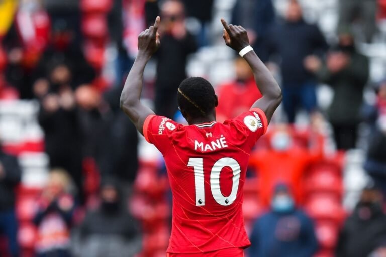 Sadio Mané atinge a marca de 100 gols com a camisa do Liverpool
